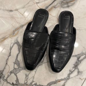 Black crocodile loafers sz 7